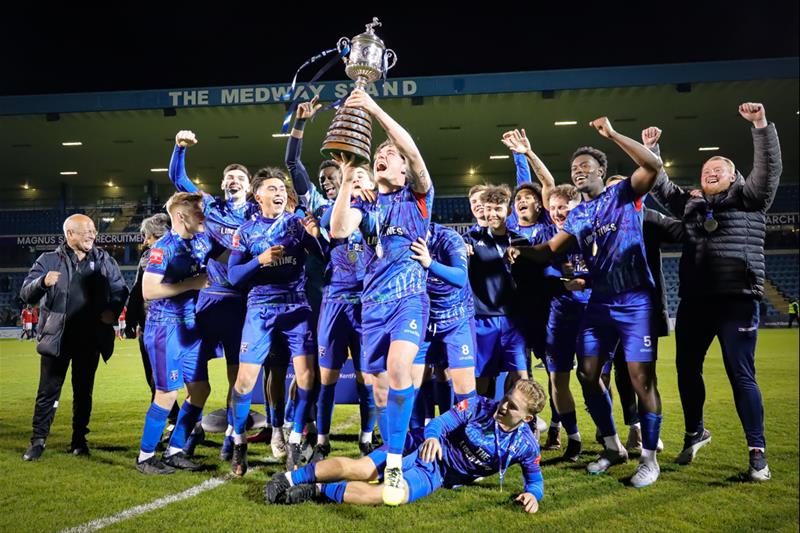 Blues Lift DFDS Kent Senior Cup